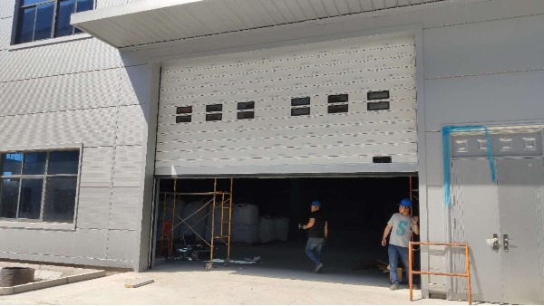 硬質渦輪（lún）快卷門走（zǒu）進張家（jiā）港愛麗家居（jū）科技股份（fèn）有限（xiàn）公司