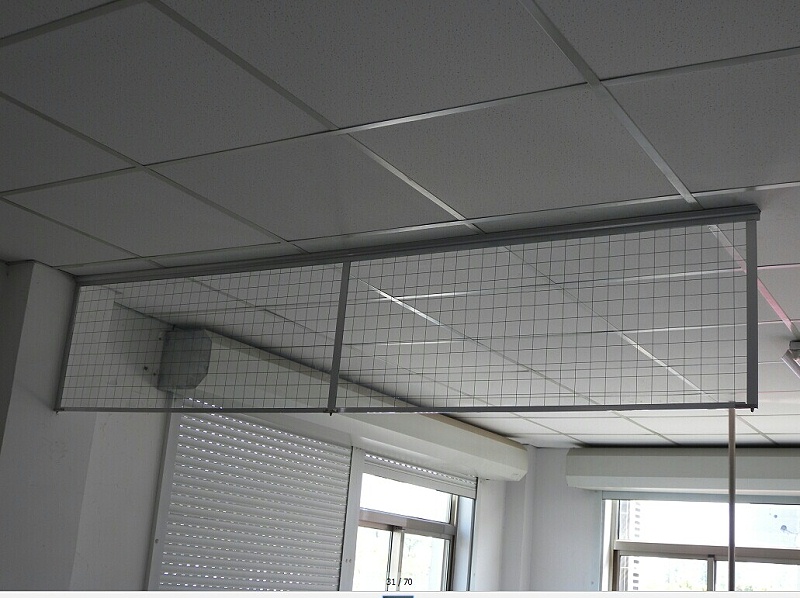 夾絲玻璃擋煙（yān）垂壁（bì）