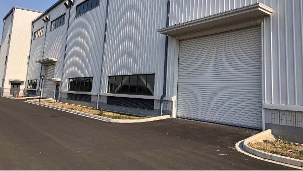 防風卷簾門都用多大的電機？