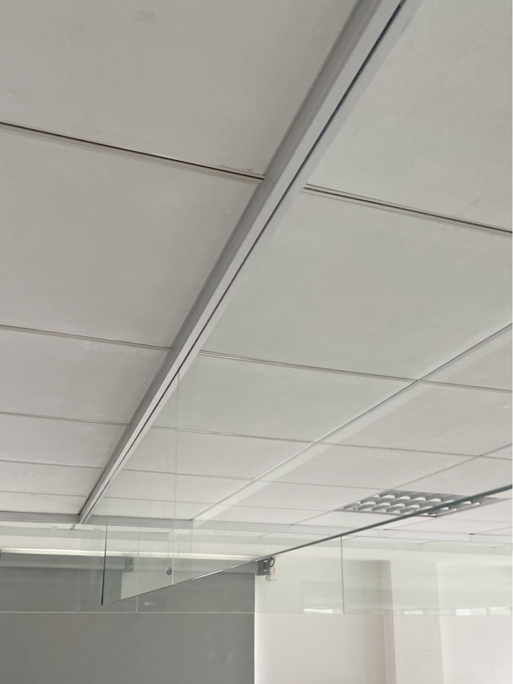 玻（bō）璃擋煙垂壁(半（bàn）框)