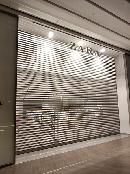 鏤空卷（juàn）簾門