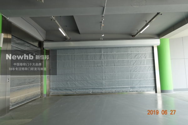 無（wú）機（jī）布（bù）防火卷簾門（北京大興機場指廊）