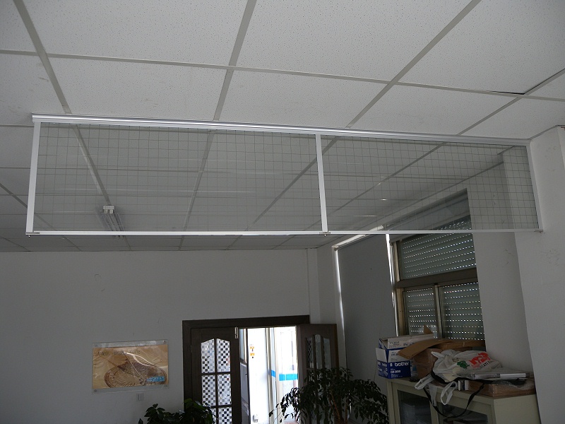 固定式剛性擋煙垂（chuí）壁（bì）（夾絲玻璃）