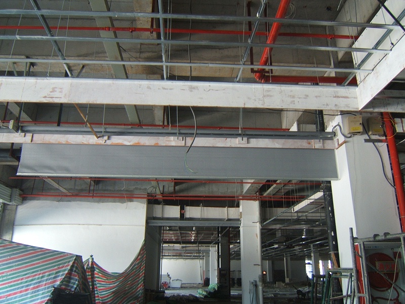 活動式擋煙垂（chuí）壁