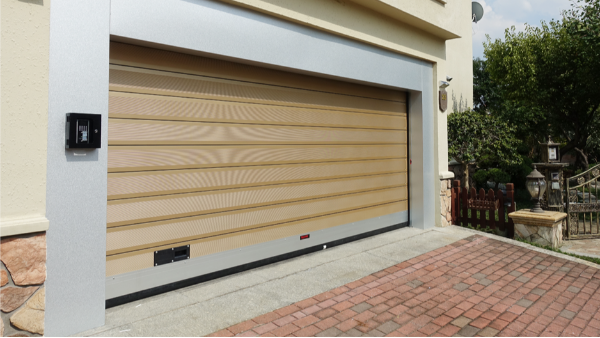 別墅區車庫門應選擇哪種卷簾門？