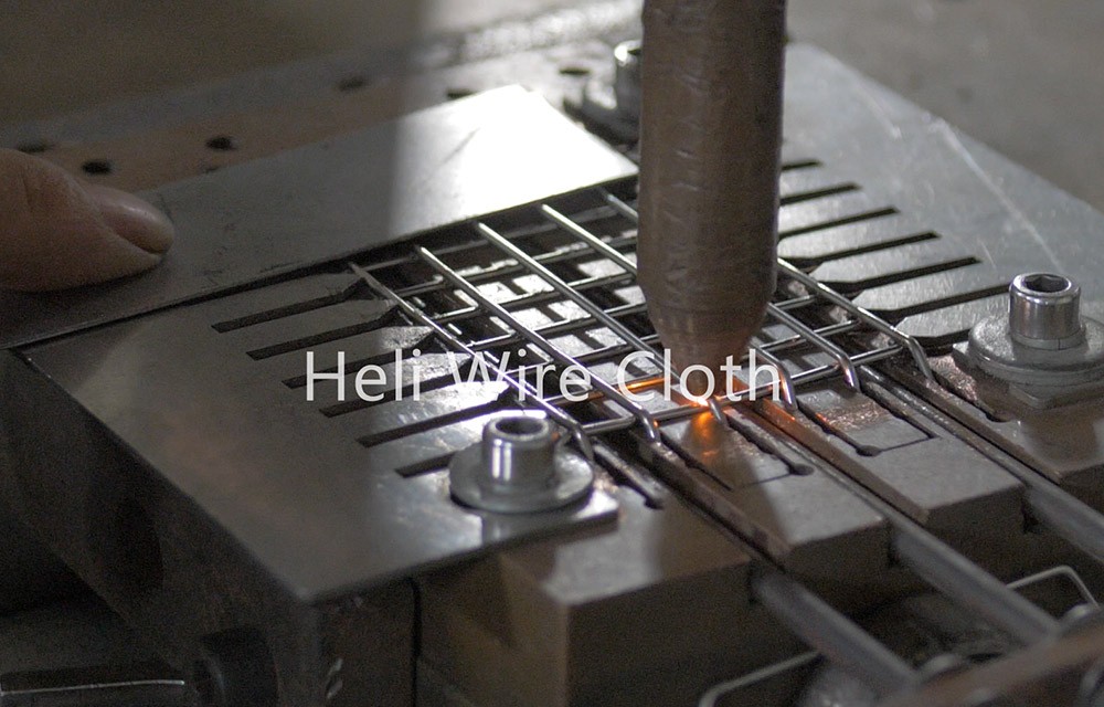 絲網深加（jiā）工設（shè）備